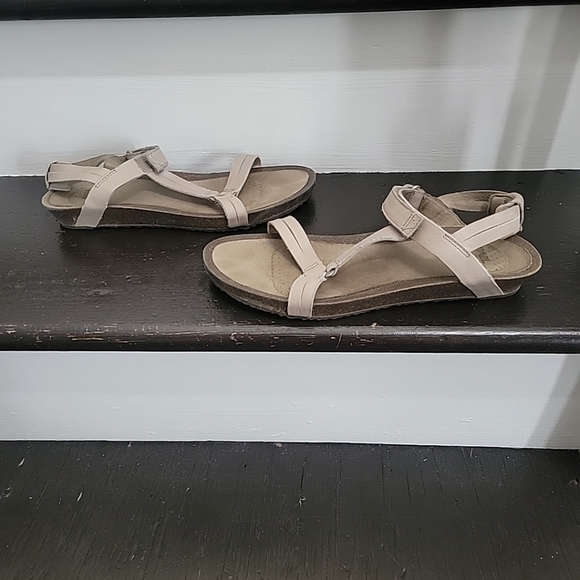 Teva Womens Ysidro Universal 1015121 Beige Leather Comfort Strappy Sandals Sz 11 - Picture 4 of 7